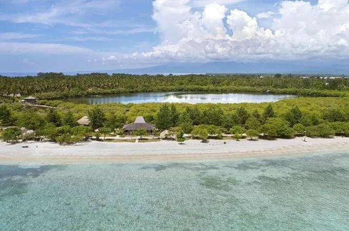 gili meno dengan keindahan, lokasi, tips, aktivitas tidak boleh terlewatkan! 6 gili trawangan tour & travel Gili Meno guide the ultimate Indonesian island destination Gili Trawangan Tour & Travel