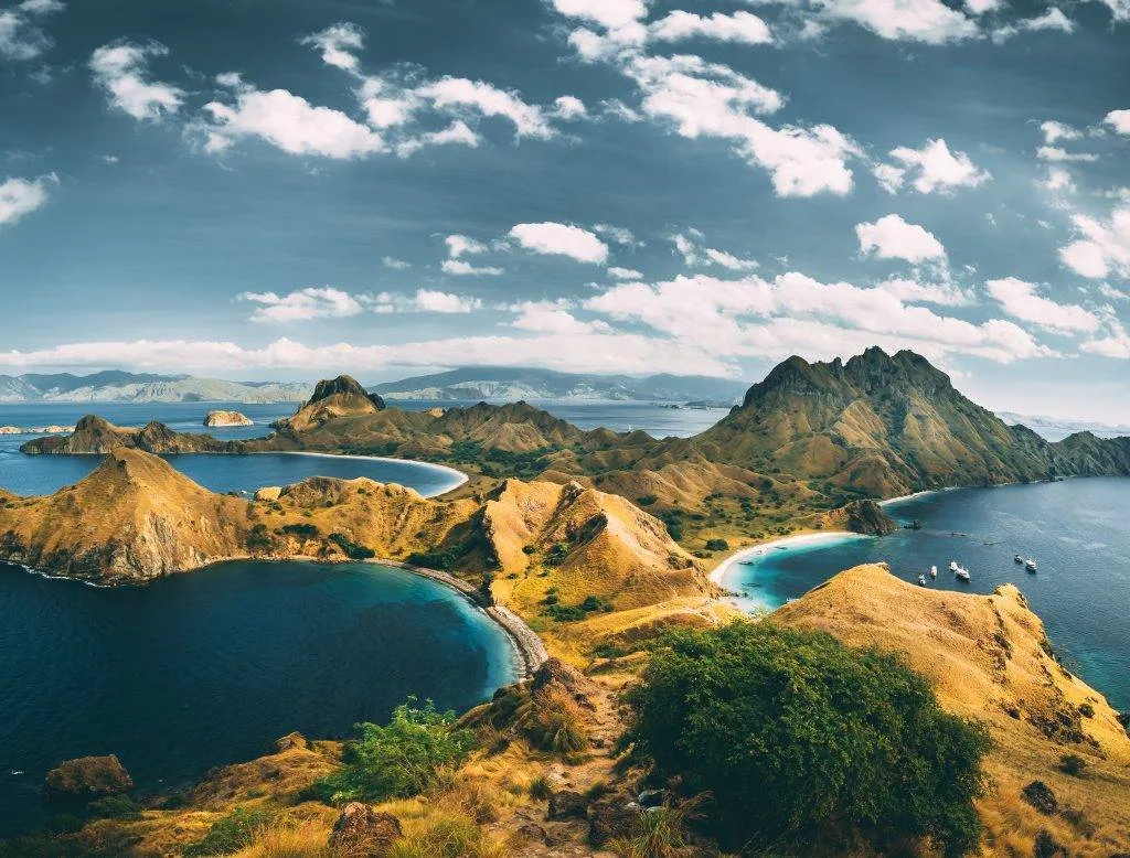 Best Rinjani Trekking Company, Rinjani Trekking Package, Komodo Boat Trip Lombok, Trekking Rinjani Lombok, Gili Trawangan Day Trip, Lombok To Komodo Island Boat Trip, Komodo Island Tour From Lombok, Trip Gili Trawangan, Komodo Island Tour Package -Komodo Trip from Lombok