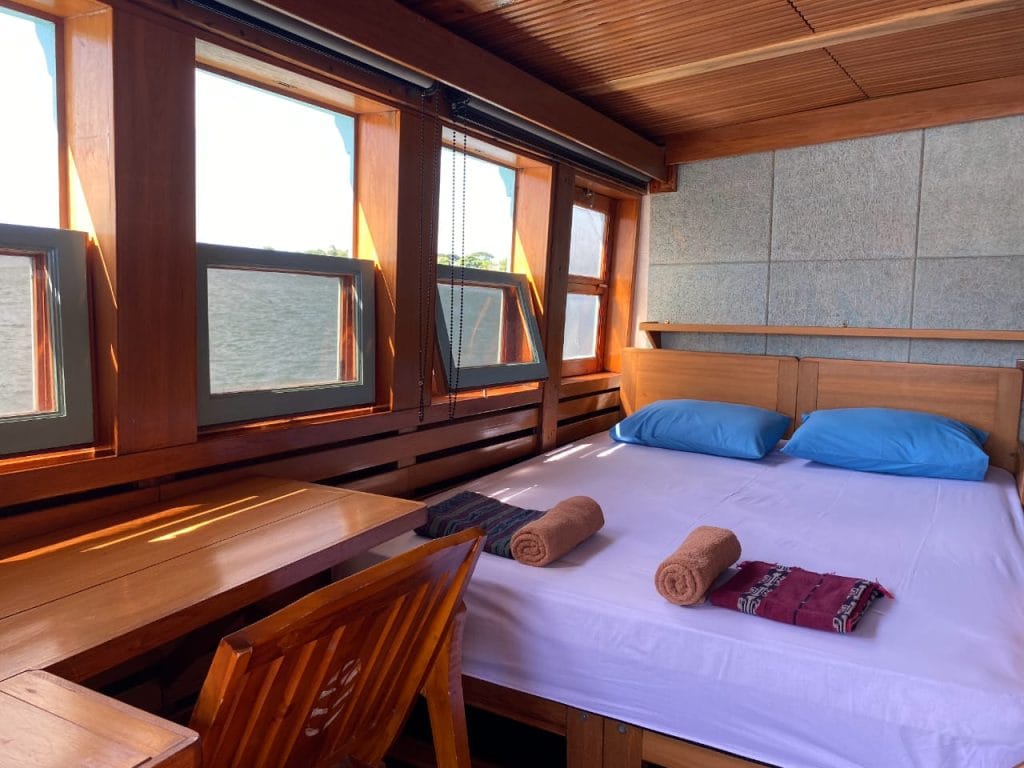 flores to lombok boat tour 22 gili trawangan tour & travel Luxury Cabin Gili Trawangan Tour & Travel