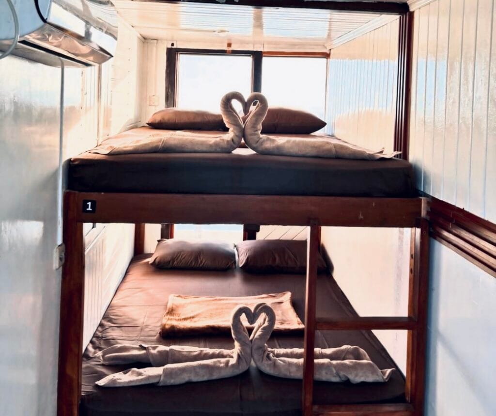 Bunk Bed Double Sea View Gili Trawangan Tour & Travel