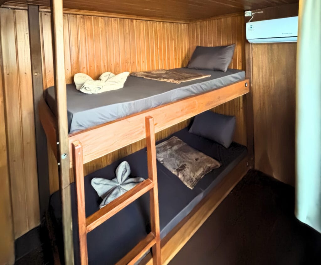 Bunk Bed Single Gili Trawangan Tour & Travel