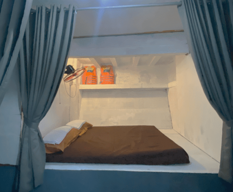Cabin Down Deck Gili Trawangan Tour & Travel