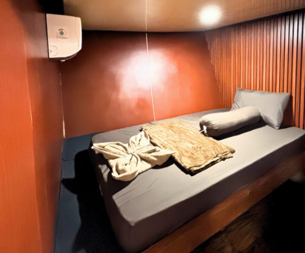 Cabin Down Deck Single Gili Trawangan Tour & Travel
