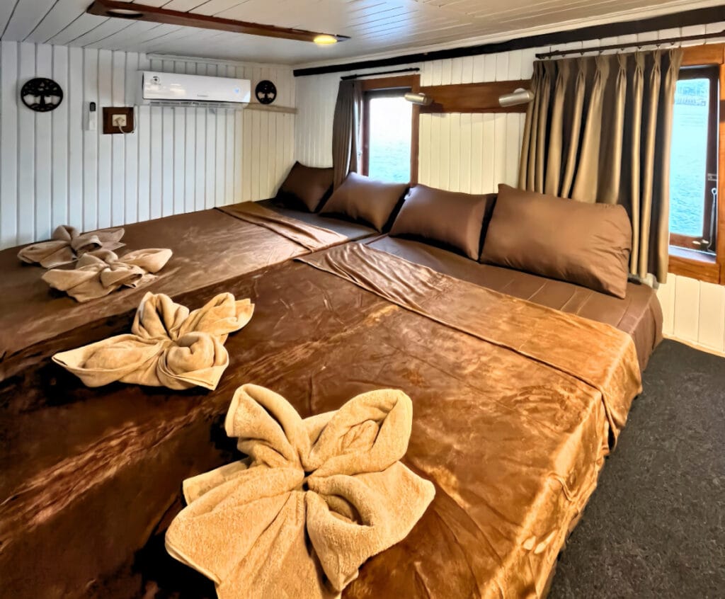 Sharing Cabin Sea view Gili Trawangan Tour & Travel