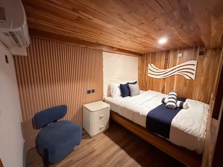 Oceanic-room-scaled.jpg