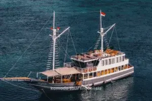 snorkeling gili trawangan official 40 gili trawangan tour & travel Komodo Tour 2 2 300x200 2 Gili Trawangan Tour & Travel