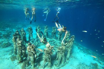 Statues Point Gili Meno
