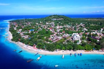 Golden Island Cruises is a company that provides Komodo Island Tour Package, Komodo Tour Package, Trip Gili Trawangan Day Trip.