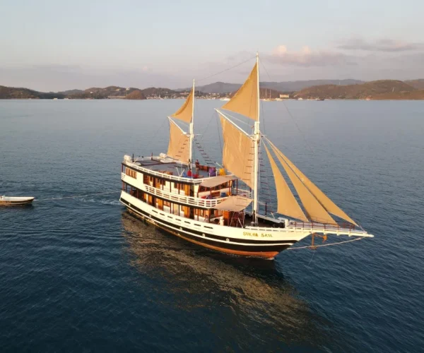 Sukha Sail Luxury Liveaboard | Lombok to Komodo 4D3N